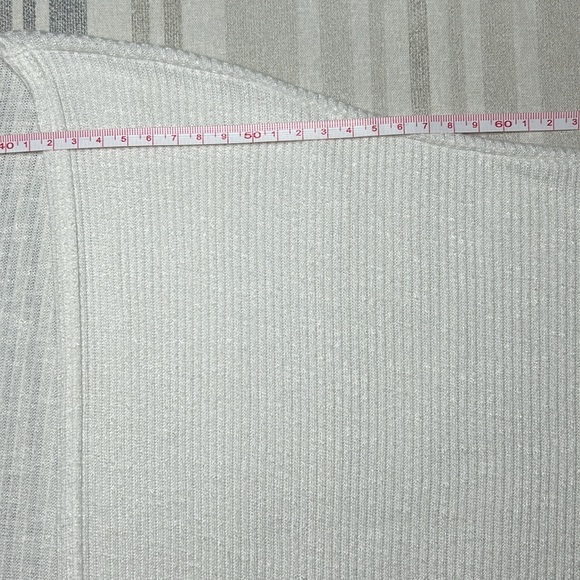 Janice women’s Beach Coverup. One Size. - Picture 8 of 9